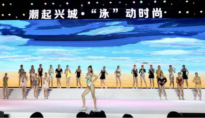 泳衣氨纶含量多少才舒适？15%-20%弹性最佳